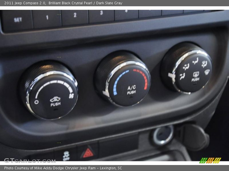 Brilliant Black Crystal Pearl / Dark Slate Gray 2011 Jeep Compass 2.0