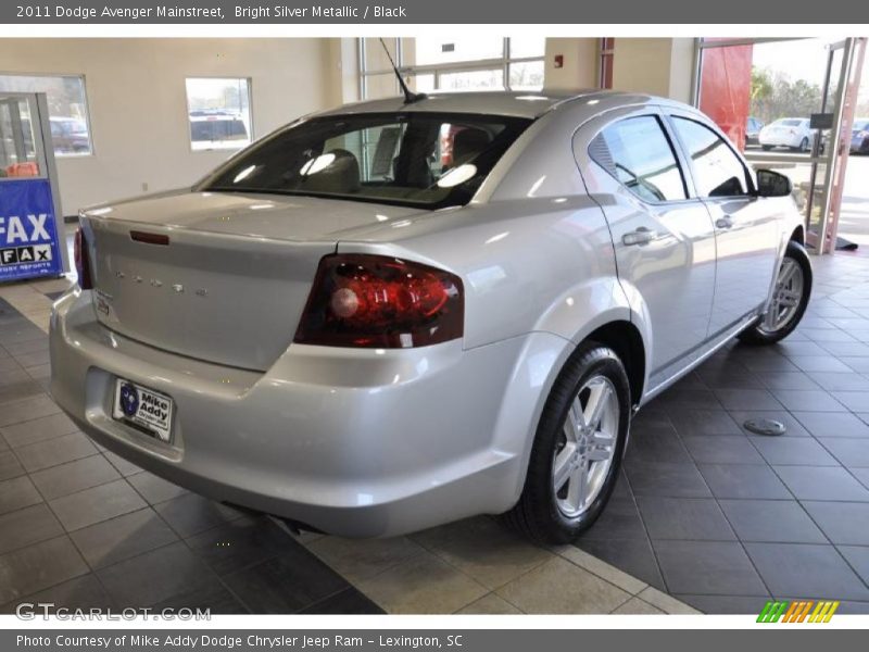 Bright Silver Metallic / Black 2011 Dodge Avenger Mainstreet