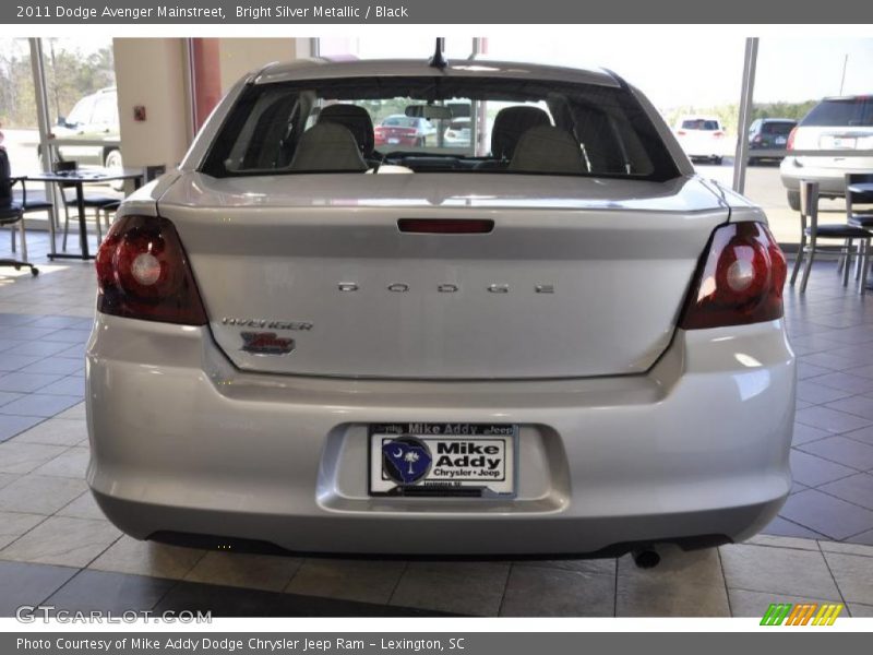 Bright Silver Metallic / Black 2011 Dodge Avenger Mainstreet