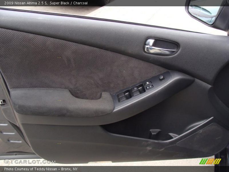 Super Black / Charcoal 2009 Nissan Altima 2.5 S