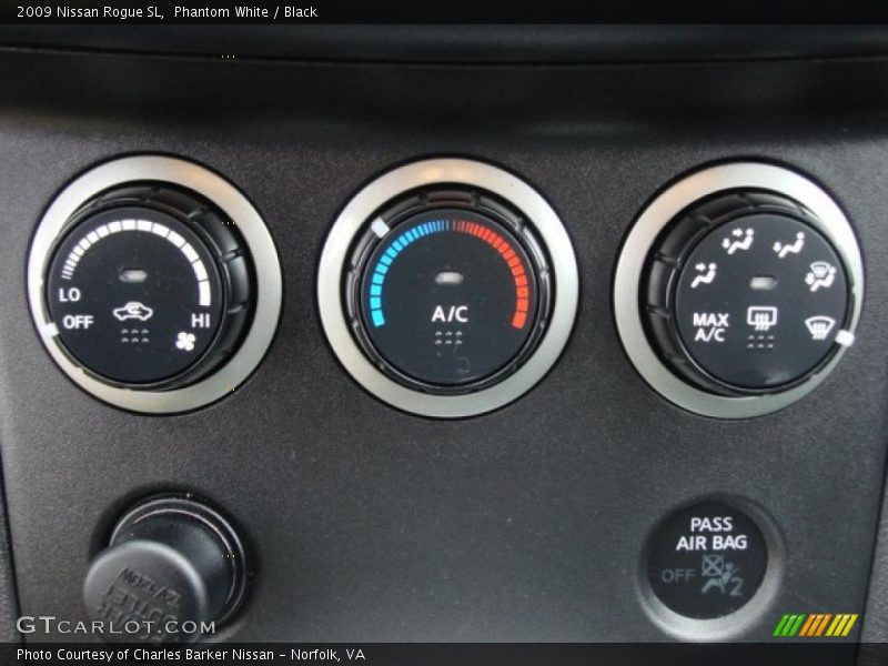 Phantom White / Black 2009 Nissan Rogue SL