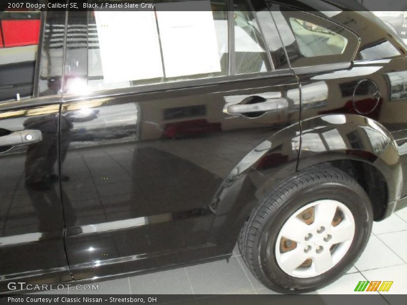 Black / Pastel Slate Gray 2007 Dodge Caliber SE