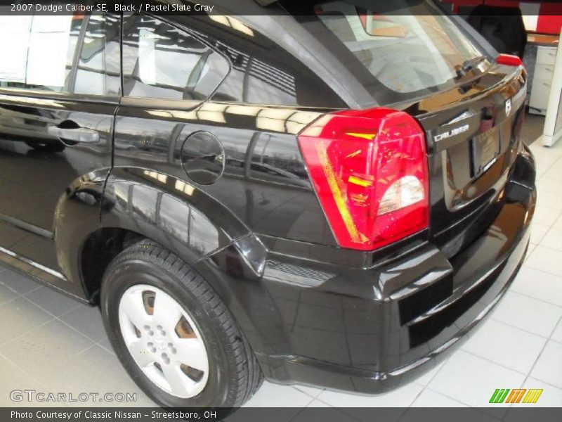 Black / Pastel Slate Gray 2007 Dodge Caliber SE