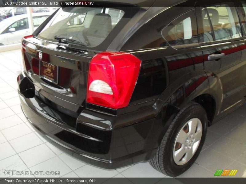Black / Pastel Slate Gray 2007 Dodge Caliber SE