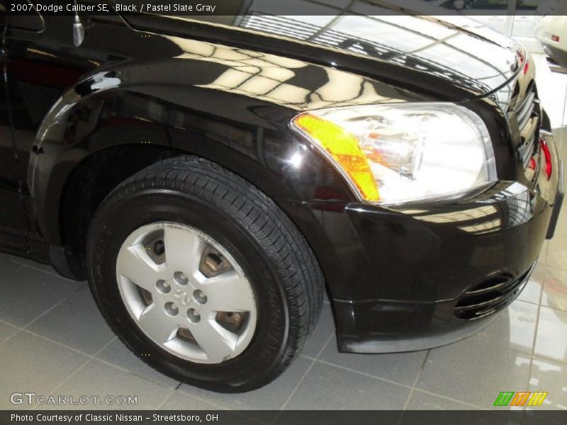 Black / Pastel Slate Gray 2007 Dodge Caliber SE