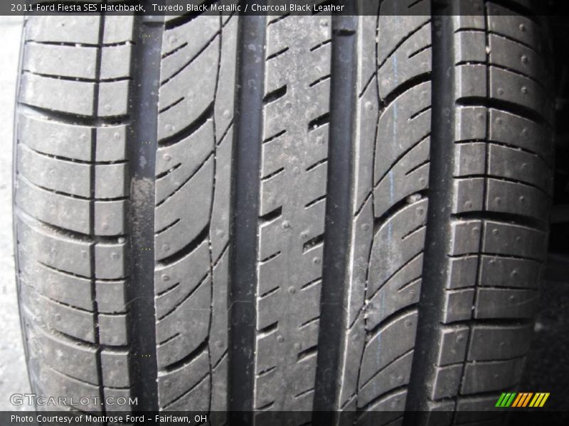 Tuxedo Black Metallic / Charcoal Black Leather 2011 Ford Fiesta SES Hatchback