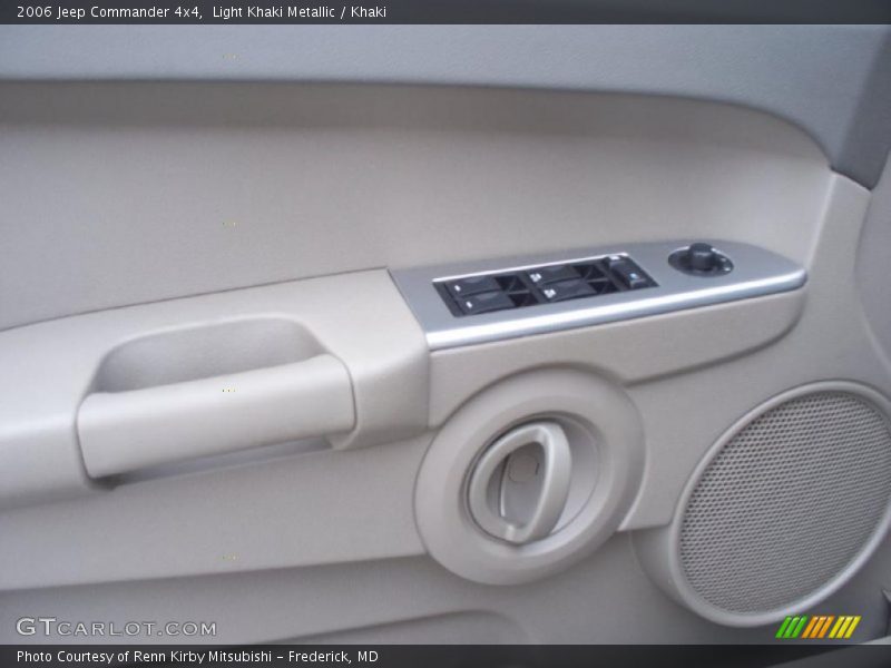 Light Khaki Metallic / Khaki 2006 Jeep Commander 4x4