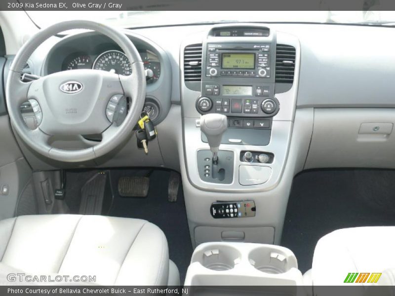 Dashboard of 2009 Sedona EX