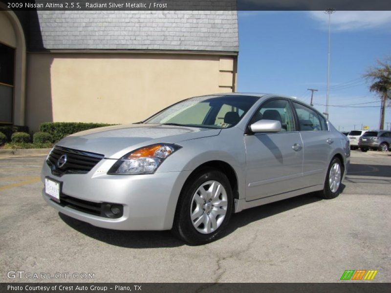 Radiant Silver Metallic / Frost 2009 Nissan Altima 2.5 S