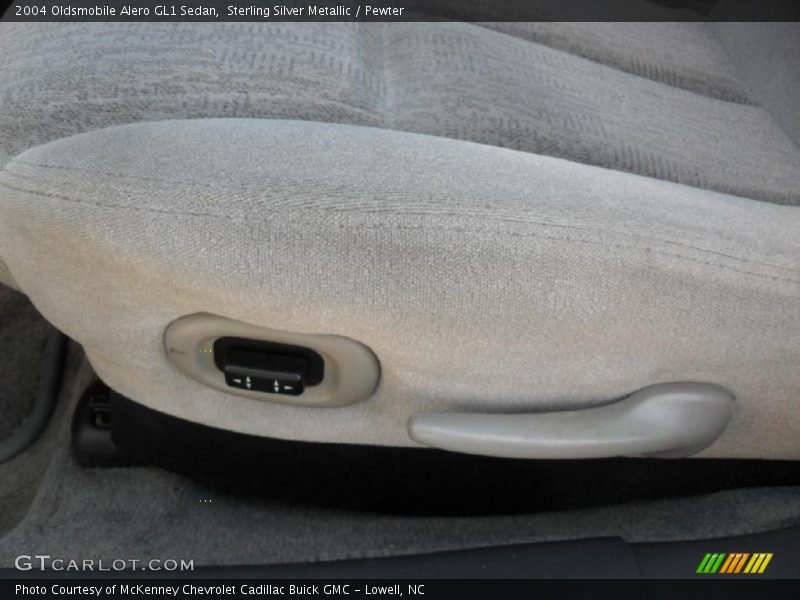 Sterling Silver Metallic / Pewter 2004 Oldsmobile Alero GL1 Sedan