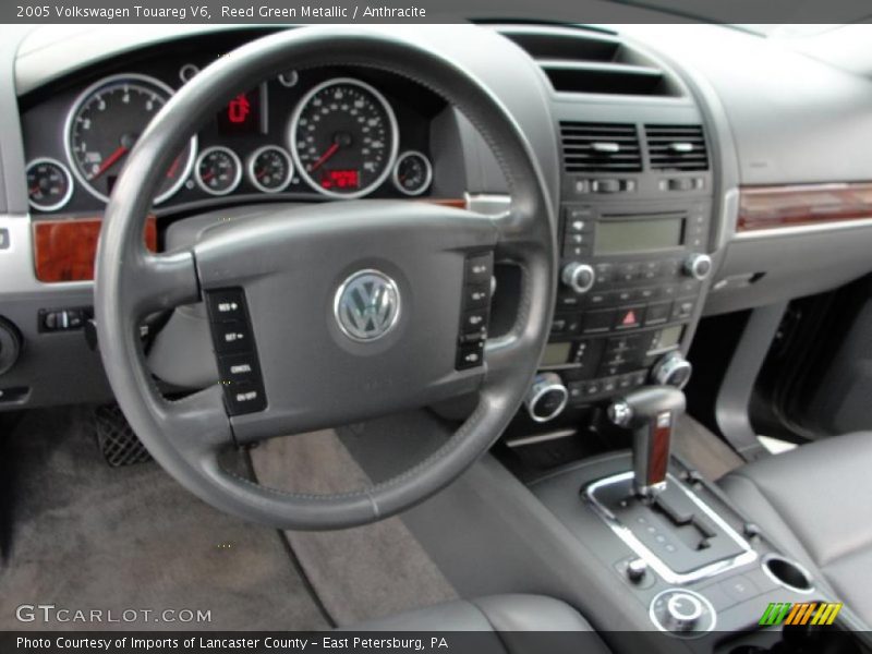 Reed Green Metallic / Anthracite 2005 Volkswagen Touareg V6