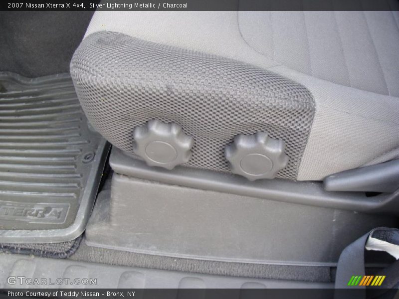 Silver Lightning Metallic / Charcoal 2007 Nissan Xterra X 4x4