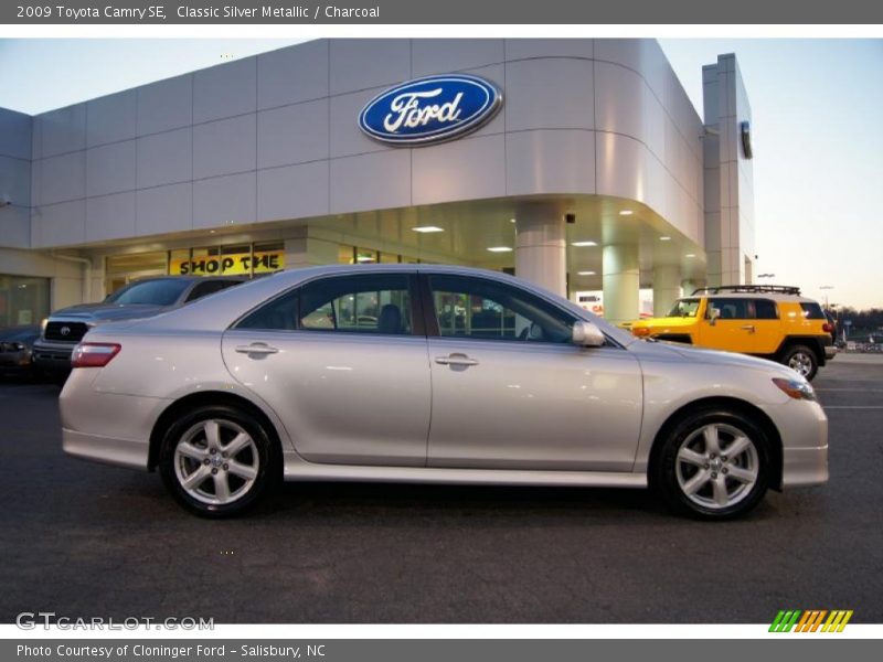 Classic Silver Metallic / Charcoal 2009 Toyota Camry SE