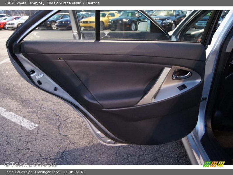 Classic Silver Metallic / Charcoal 2009 Toyota Camry SE