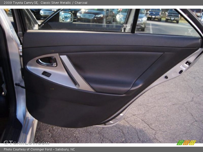 Classic Silver Metallic / Charcoal 2009 Toyota Camry SE