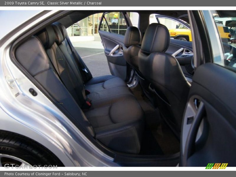Classic Silver Metallic / Charcoal 2009 Toyota Camry SE