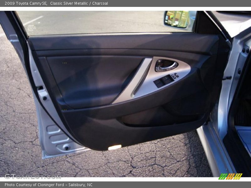 Classic Silver Metallic / Charcoal 2009 Toyota Camry SE