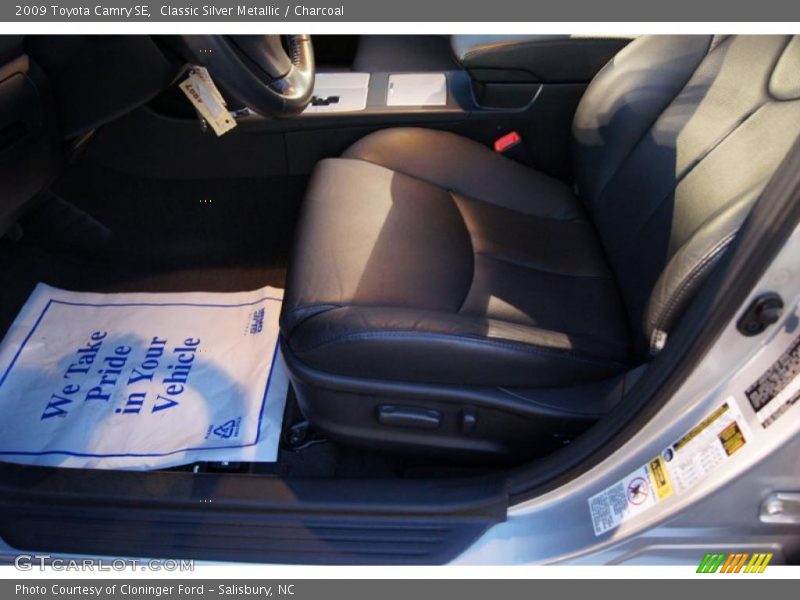 Classic Silver Metallic / Charcoal 2009 Toyota Camry SE