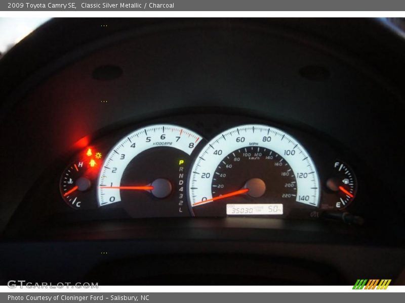 Classic Silver Metallic / Charcoal 2009 Toyota Camry SE