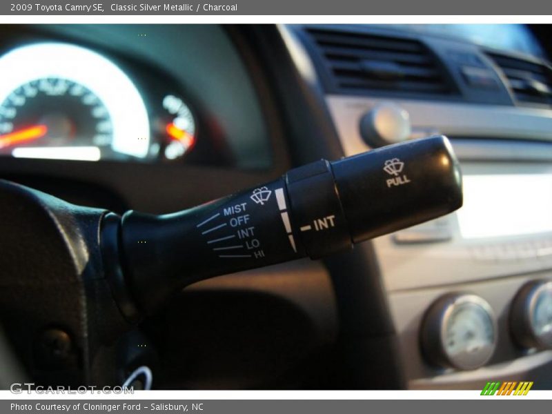 Classic Silver Metallic / Charcoal 2009 Toyota Camry SE