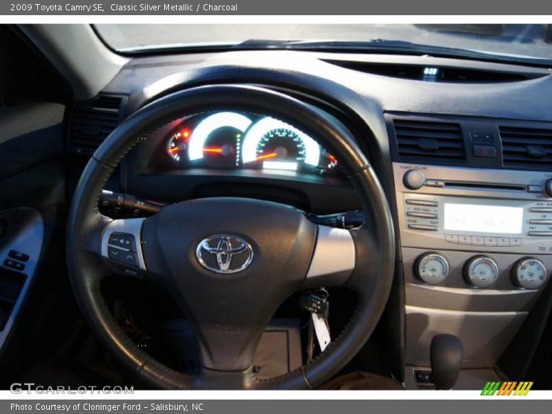 Classic Silver Metallic / Charcoal 2009 Toyota Camry SE