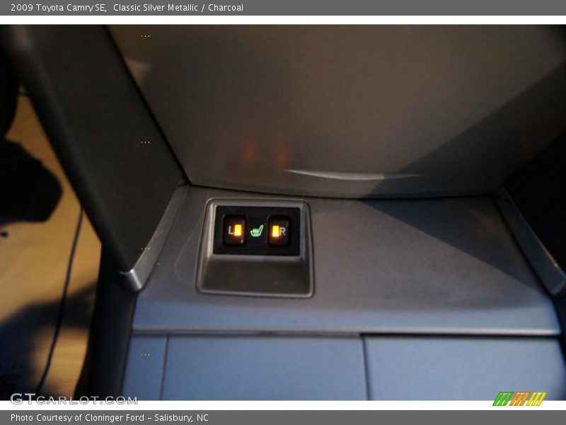 Classic Silver Metallic / Charcoal 2009 Toyota Camry SE