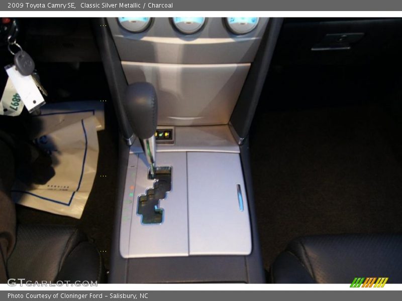Classic Silver Metallic / Charcoal 2009 Toyota Camry SE