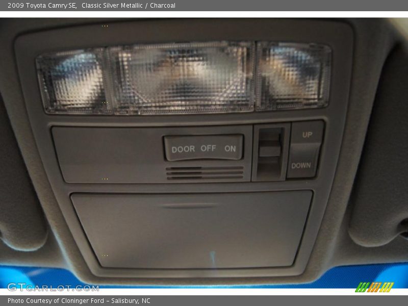 Classic Silver Metallic / Charcoal 2009 Toyota Camry SE