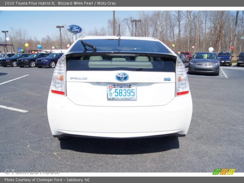 Blizzard White Pearl / Misty Gray 2010 Toyota Prius Hybrid III