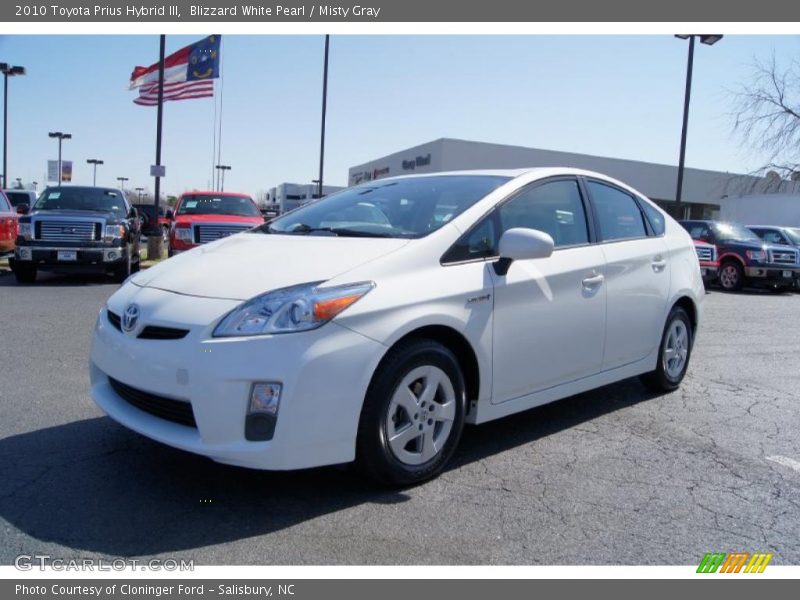 Front 3/4 View of 2010 Prius Hybrid III