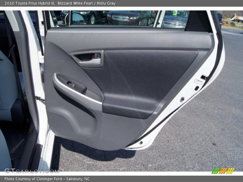 Blizzard White Pearl / Misty Gray 2010 Toyota Prius Hybrid III