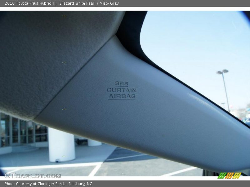 Blizzard White Pearl / Misty Gray 2010 Toyota Prius Hybrid III
