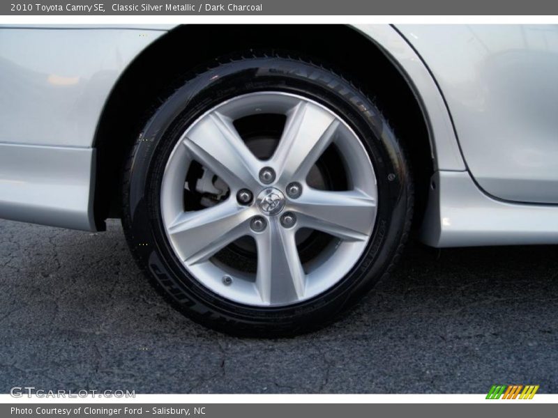 Classic Silver Metallic / Dark Charcoal 2010 Toyota Camry SE