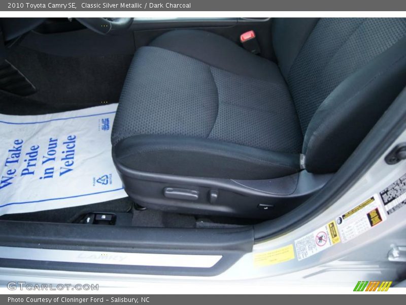 Classic Silver Metallic / Dark Charcoal 2010 Toyota Camry SE