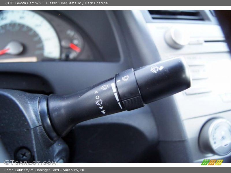 Classic Silver Metallic / Dark Charcoal 2010 Toyota Camry SE