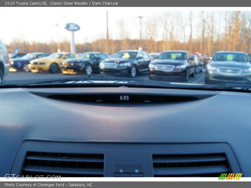 Classic Silver Metallic / Dark Charcoal 2010 Toyota Camry SE