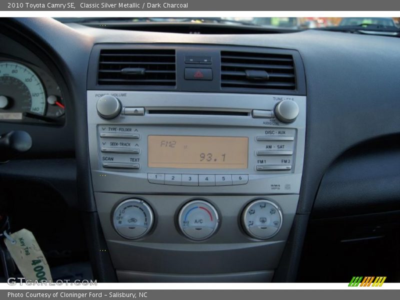 Classic Silver Metallic / Dark Charcoal 2010 Toyota Camry SE