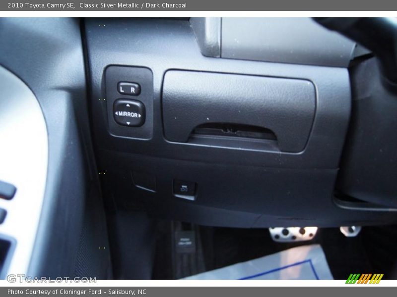 Classic Silver Metallic / Dark Charcoal 2010 Toyota Camry SE