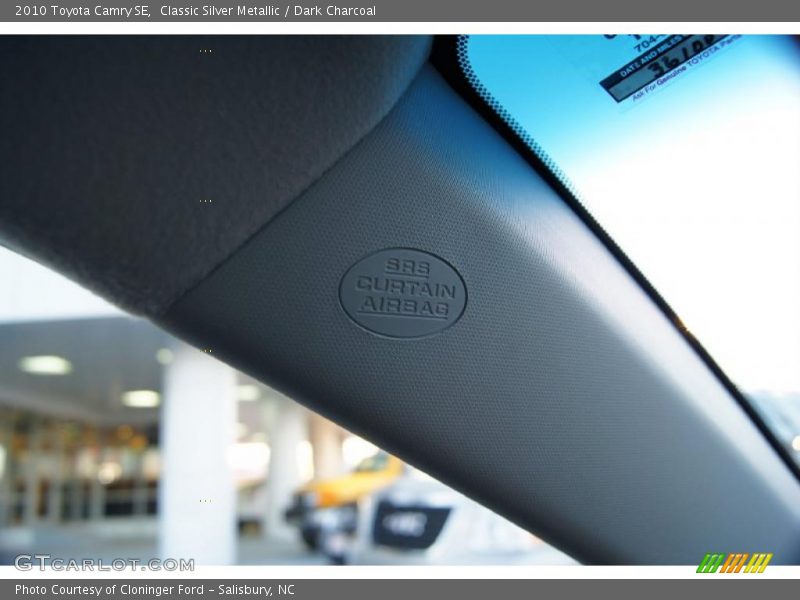 Classic Silver Metallic / Dark Charcoal 2010 Toyota Camry SE