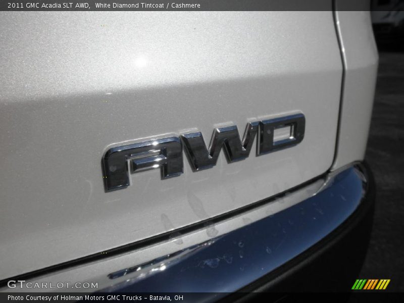 White Diamond Tintcoat / Cashmere 2011 GMC Acadia SLT AWD