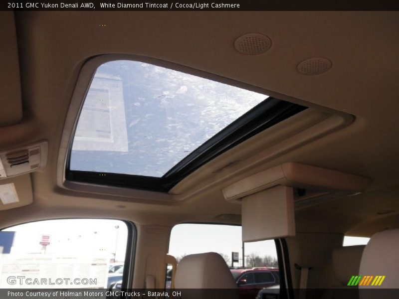 White Diamond Tintcoat / Cocoa/Light Cashmere 2011 GMC Yukon Denali AWD