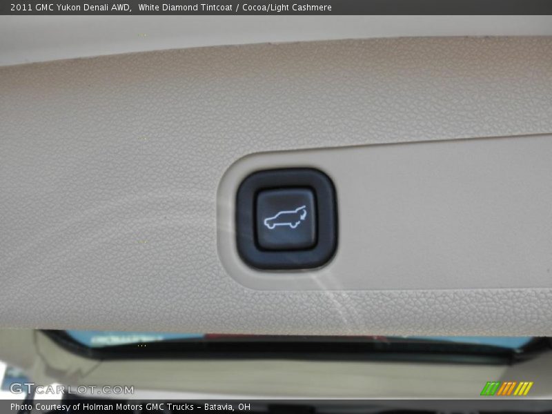 White Diamond Tintcoat / Cocoa/Light Cashmere 2011 GMC Yukon Denali AWD
