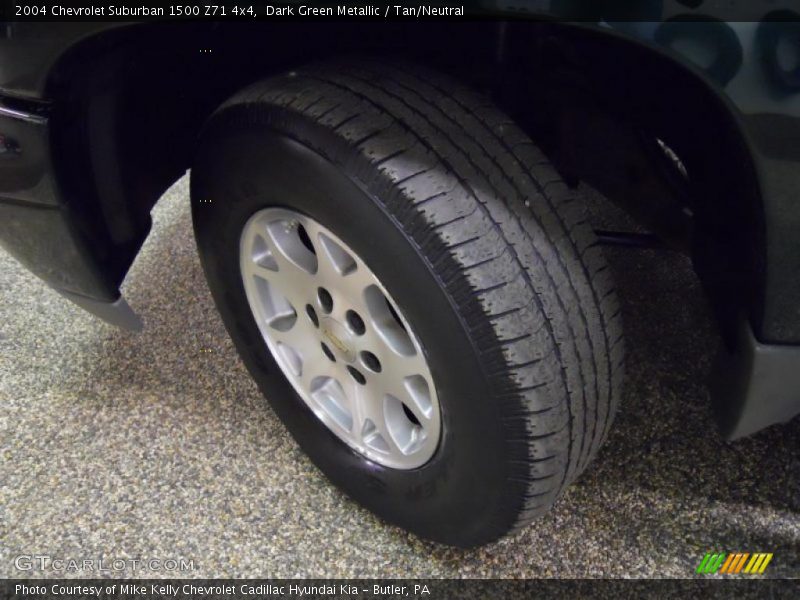 Dark Green Metallic / Tan/Neutral 2004 Chevrolet Suburban 1500 Z71 4x4