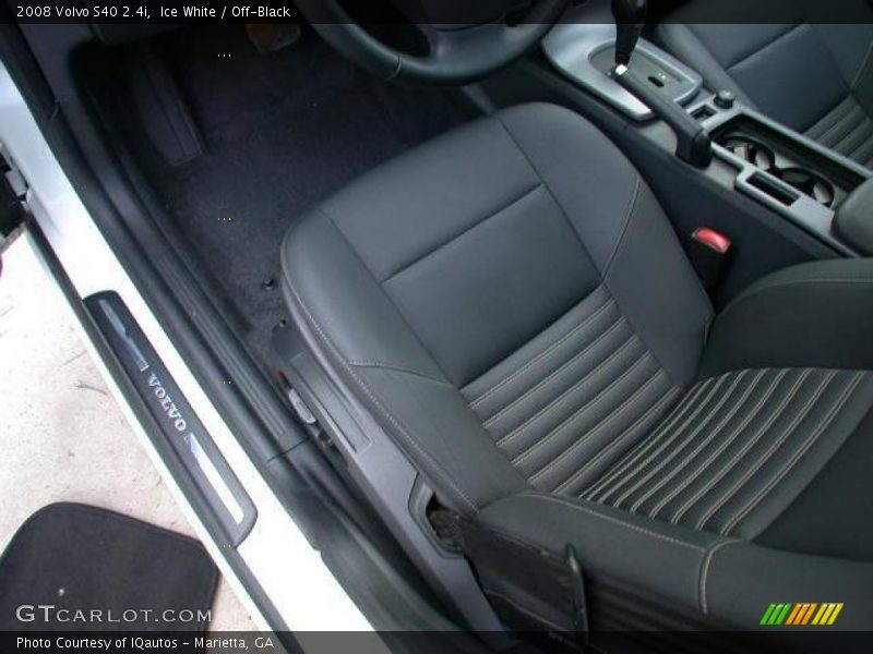  2008 S40 2.4i Off-Black Interior