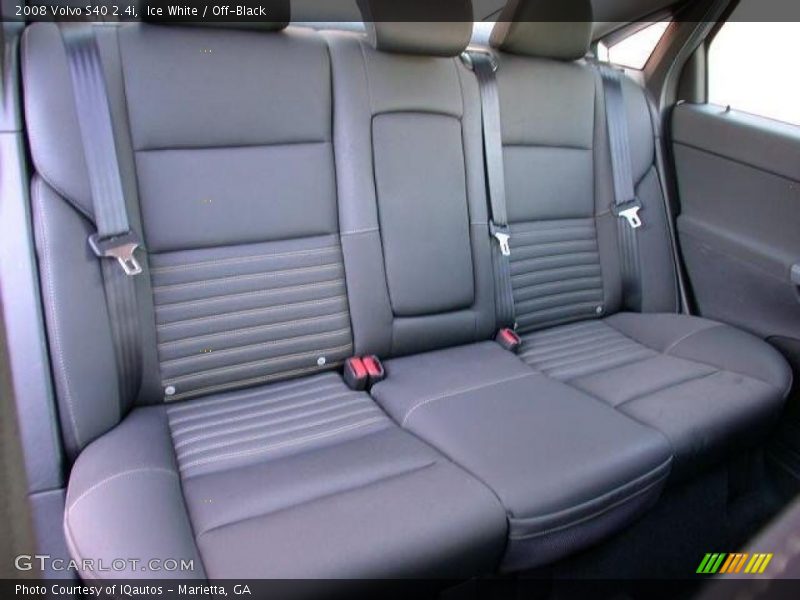  2008 S40 2.4i Off-Black Interior