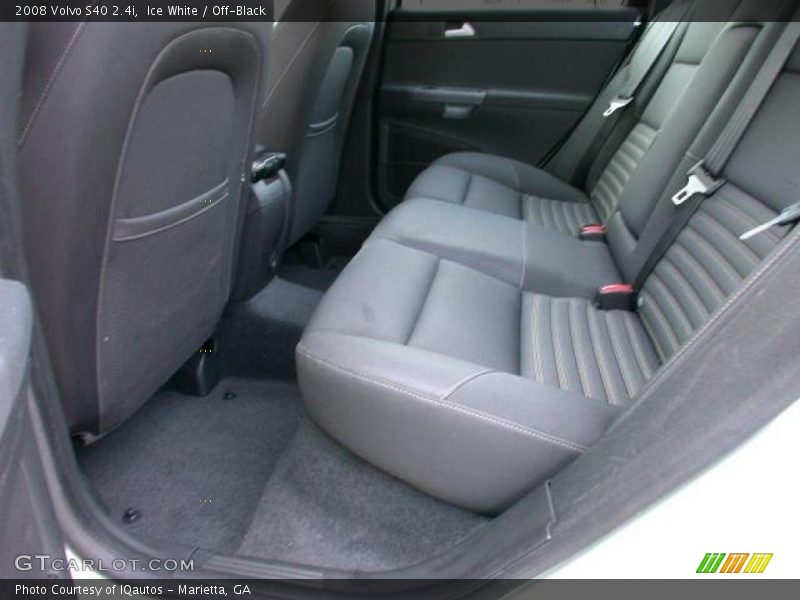  2008 S40 2.4i Off-Black Interior