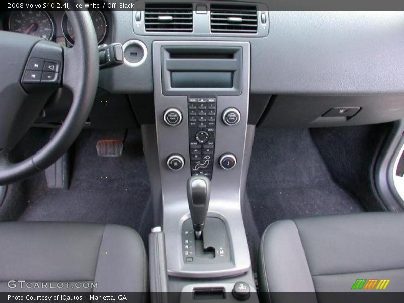 Controls of 2008 S40 2.4i