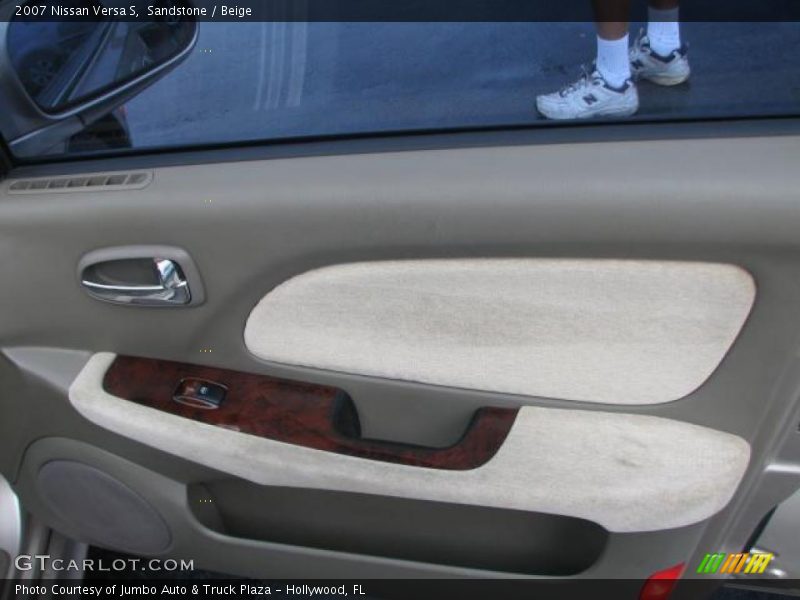 Sandstone / Beige 2007 Nissan Versa S