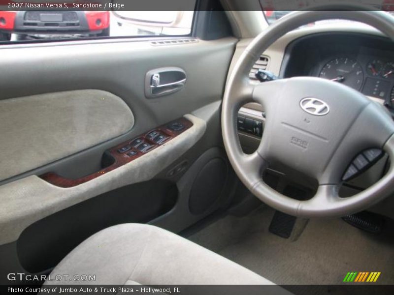 Sandstone / Beige 2007 Nissan Versa S