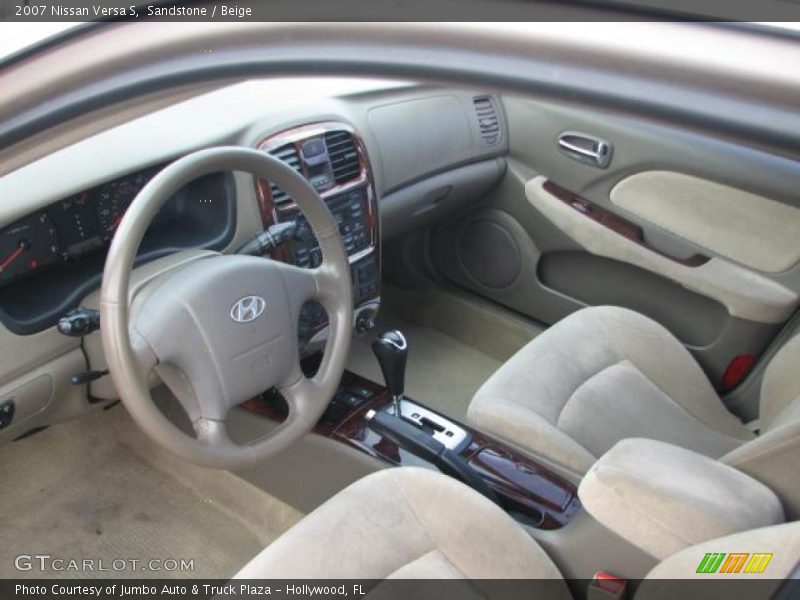  2007 Versa S Beige Interior